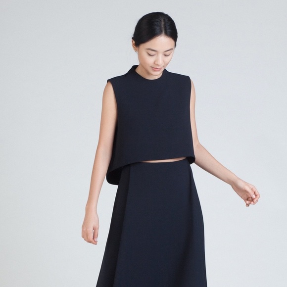 EUC Kaarem Wind Chime Raised Collar Top - Picture 2 of 5